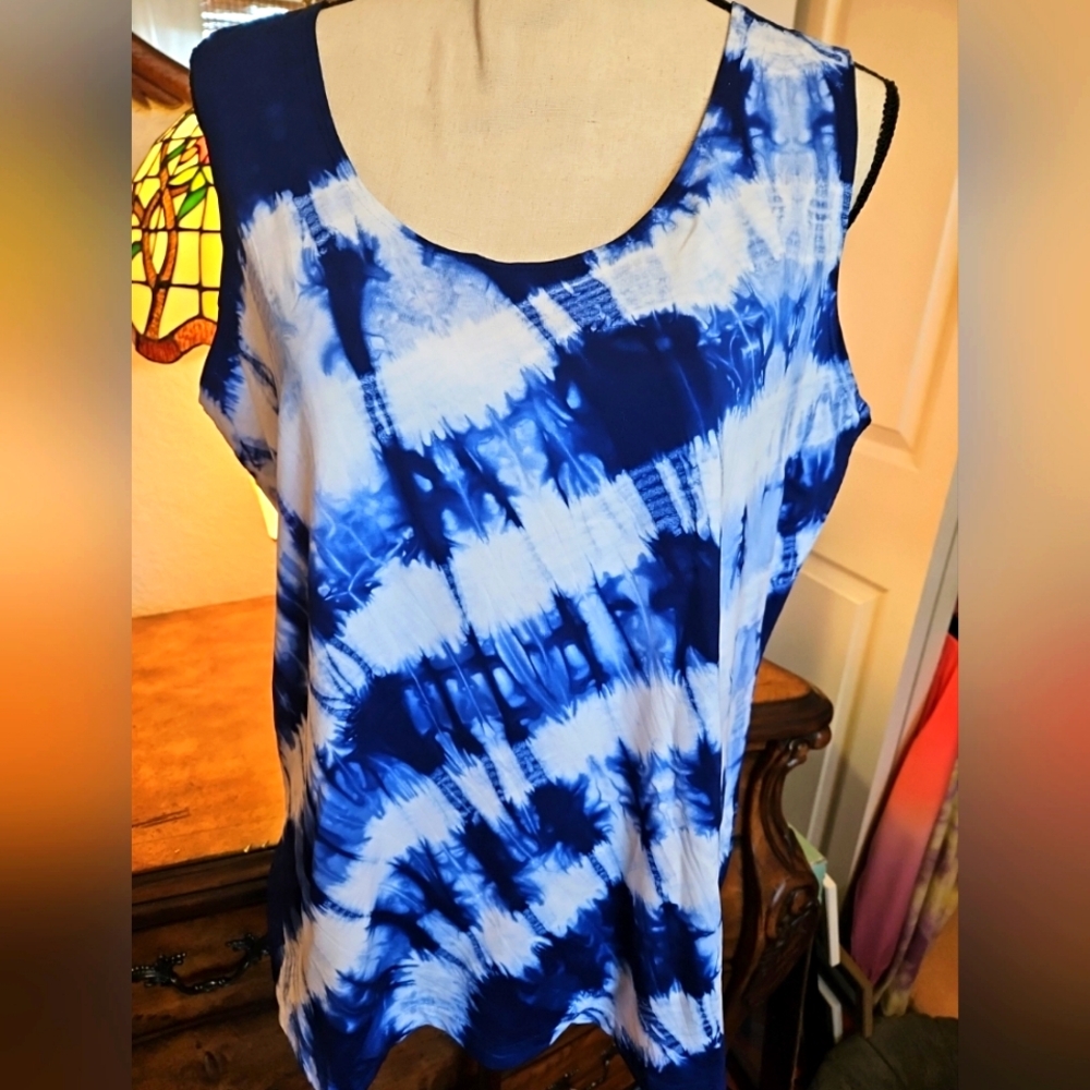 NWT Chico's size 3 (16) Blue & White Tank Top
